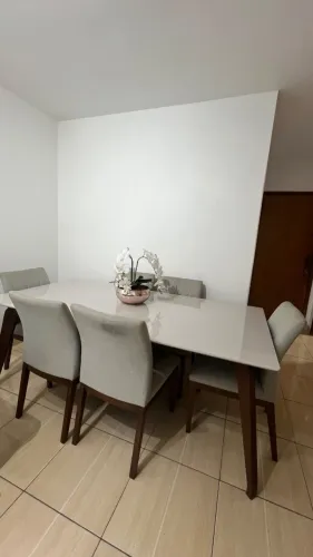 Mesa de Jantar (apenas a mesa)