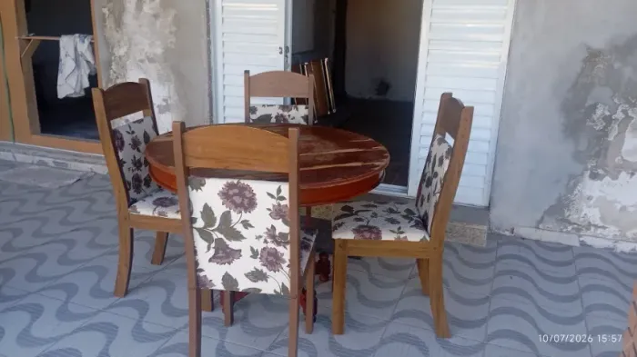 Mesa de jantar redondo