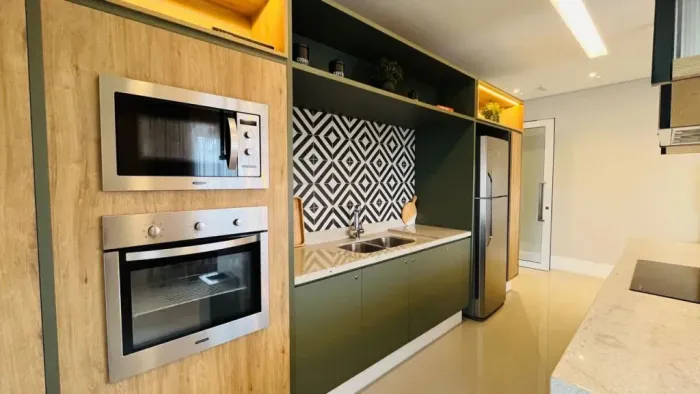 APARTAMENTO MOBILIADO COM QUINTAL PRIVATIVO | PISCINA | AO LADO DO SHOPPING JARAGUÁ