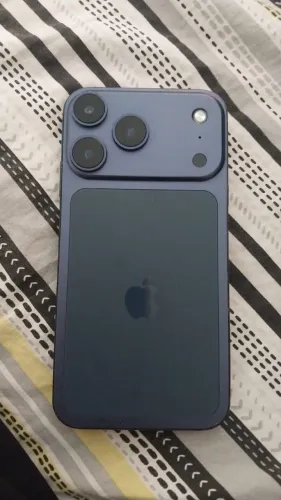 Vendai iPhone 11 com a adaptação do 17 pro max