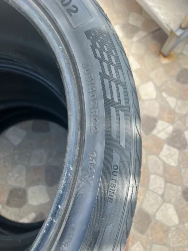 Pneus 305/40 aro 22