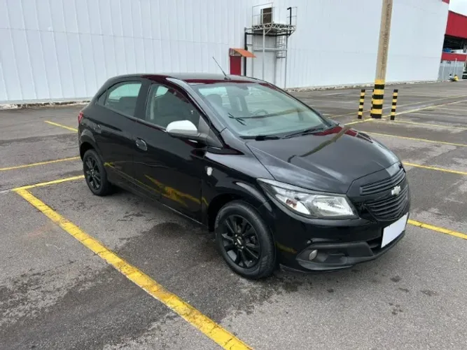 Chevrolet Onix Hatch Selecao 1.0 8V Flex Mec. 4P 2015
