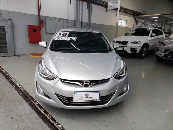 Hyundai Elantra GLS 2.0 16V Flex Aut. 2016
