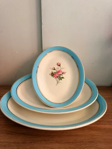 Travessas em porcelana antiga marca Nadir 