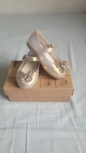 Sapatinho de menina Melissa (tamanho 23/24)