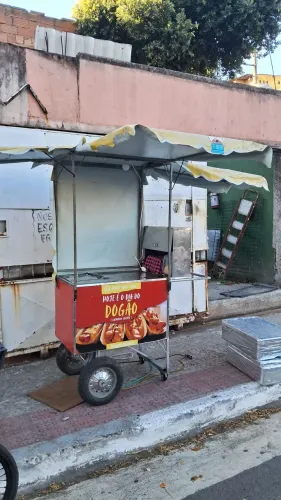 Vendo carrinho de lanche,não consigo entregar,moro em Santa Mônica