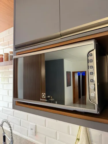 Micro-ondas Electrolux 31L Espelhado - Estado de Novo