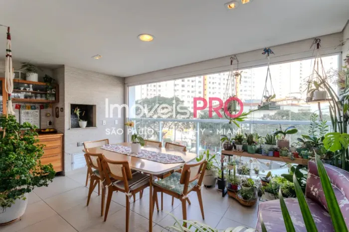 Apto de 134m2 com 3 dorm sendo 1 suite e 2 vagas no Aclimaçao a 700m do Parque