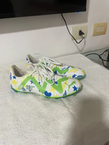 Chuteira Puma Neymar Jr (NJR) Tamanho 41 - Futebol