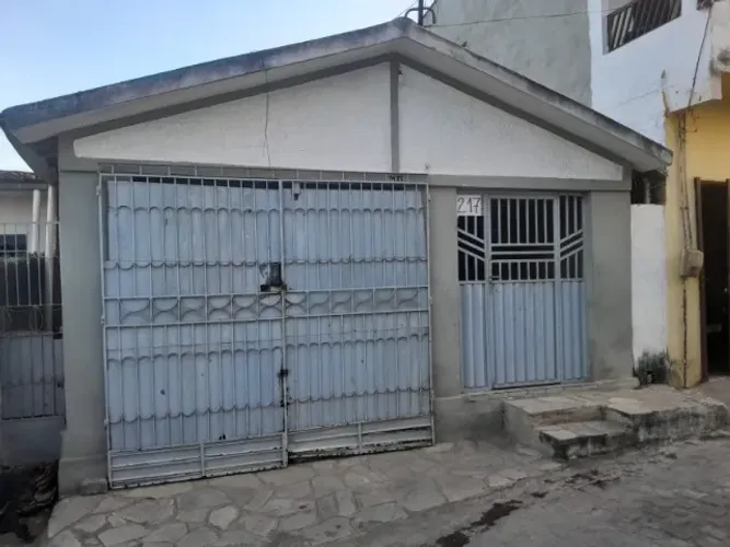 Casa Simples no Centro de Sapé