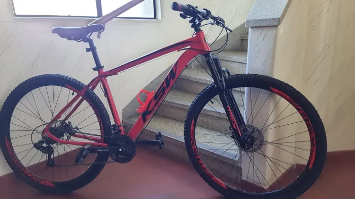 BICICLETA ARO 29 - KSW XLT 21V CAMBIOS SHIMANO - FREIO A DISCO - VERMELHO FERRARI