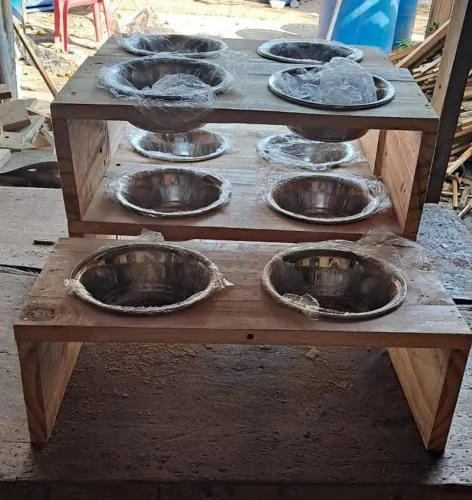 Comedouro de palete para cão 