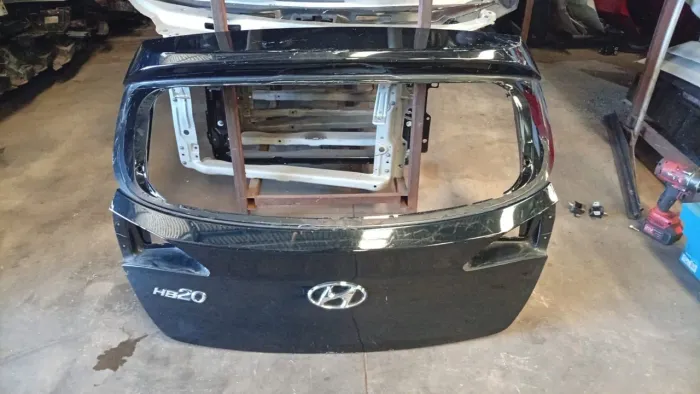 Tampa traseira Hyundai HB20 hatch 2016 a 2019 original