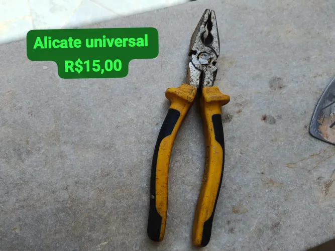 Alicate universal 
