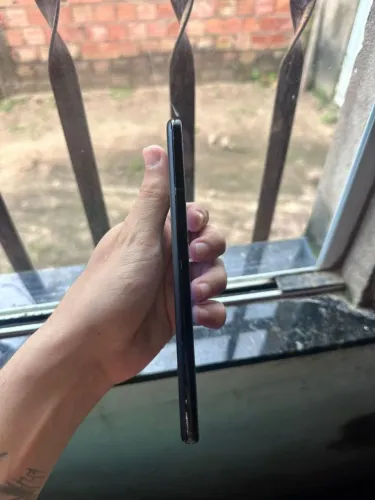 S21+ 5g com marca de uso