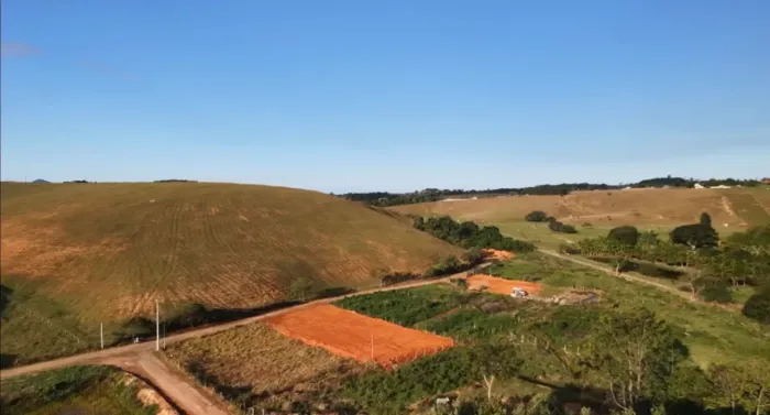 Vendo chácara a 4,5km das Praias