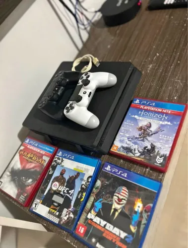 Ps4 slim 1TB (749 jogos 2 controles )
