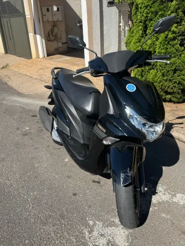 Vendo Yamaha Fluo 125 ABS 14.500 km rodados. Único dono