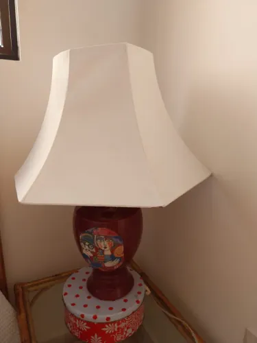 abajur vintage anos 70 em porcelana