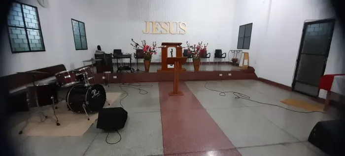 Salão ideal para igreja.