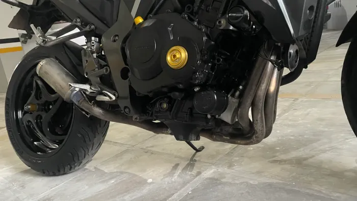 CB 1000r extra pronta para andar.