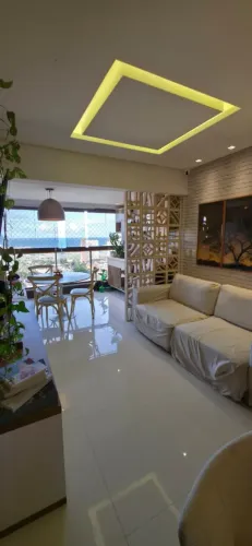 Apartamento a venda em Armação com 3 quartos e vista mar no Piazza di Roma