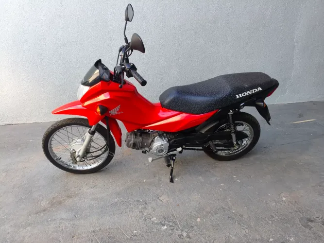 VENDE-SE POP 110i MUITO CONSERVADA