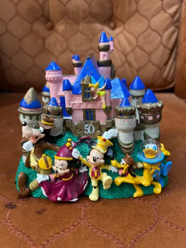 Cofre castelo Disney 50 anos 