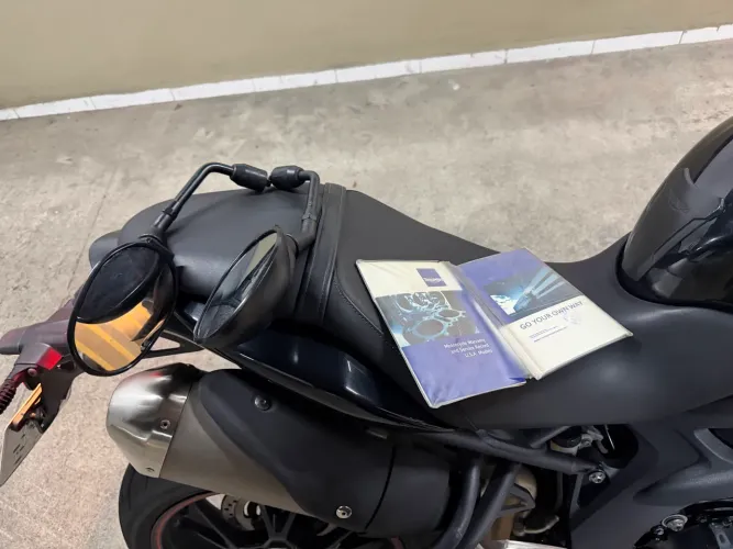 Triumph speed triple 1050i impecável!!