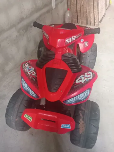 Triciclo infantil eletrico