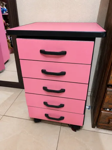 Gaveteiro rosa-choque