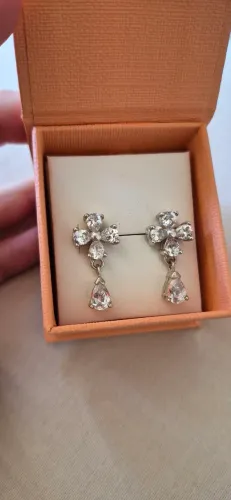 Brinco prata 925 flor com gota zircônia - Prata Fina