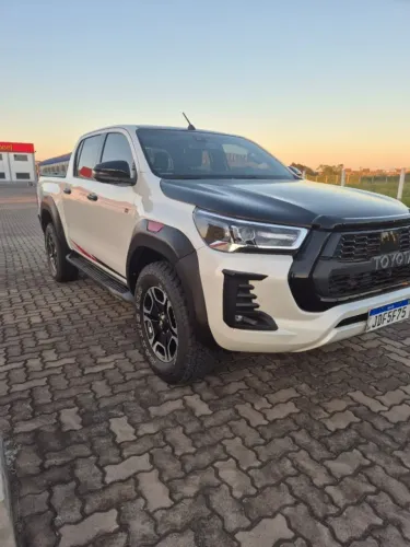 Toyota Hilux CD Gr-s 4X4 2.8 TDI Dies. Aut. 2022