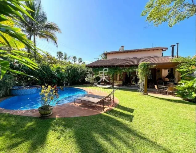 Casa com 4 Quartos, 284 m² - venda por R$ 2.300.000 ou aluguel por R$ 15.176/mês - Acapulc