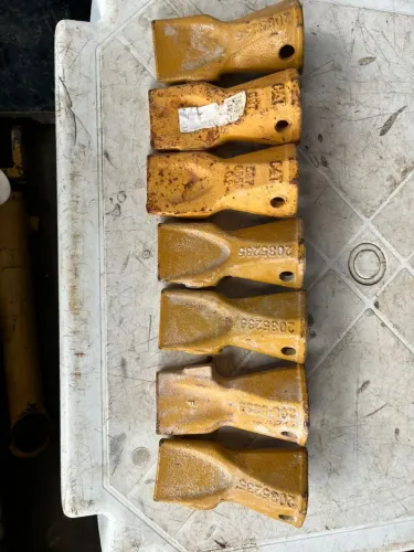 Vende-se essas capas . Dá unhas dentes da concha da retinha