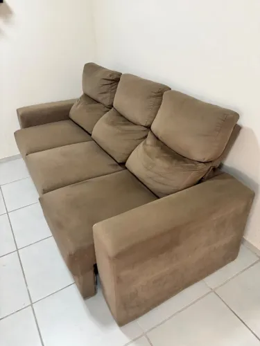 Sofá retrátil e reclinável
