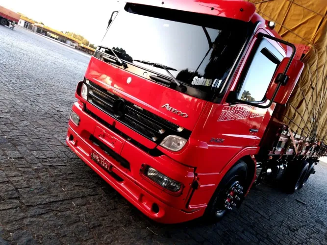 Caminhão Mercedes Benz atego 2425 ano 2008