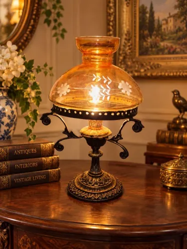 ABAJUR ANTIGO ORIGINAL COM DETALHES EM COBRE E CÚPULA DE VIDRO ÂMBAR - PEÇA ÚNICA 35cm