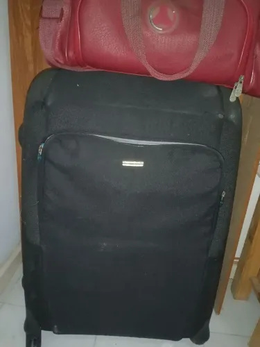 vendo mala grande e bolsa pra viajar