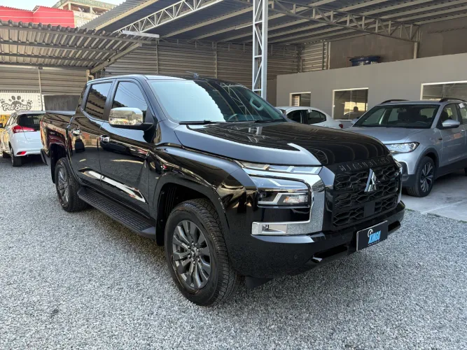 Mitsubishi TRITON HPE-S 2.4 CD 4X4 TB Diesel Aut. 2026