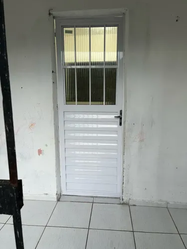 Aluga-se casa R$ 550,00