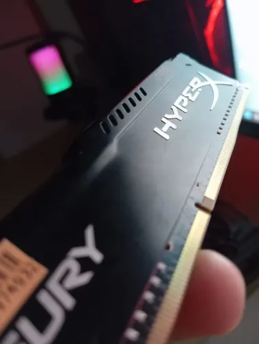 8GB RAM DDR4 2666MHz HYPERx--> VENDO OU TROCO