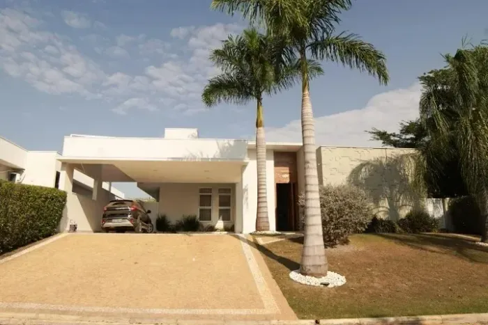 Casa de Alto Padrão à Venda no Condomínio Palmeiras Imperiais ? 3 Suítes, Piscina Aquecida