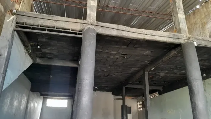 VENDO GALPÃO NA UR03 R$ 270.000,00