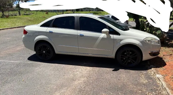Fiat Linea Essence 1.8 Flex 16V 4P 2015