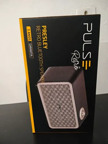 Caixa som bluetooth modelo retro 