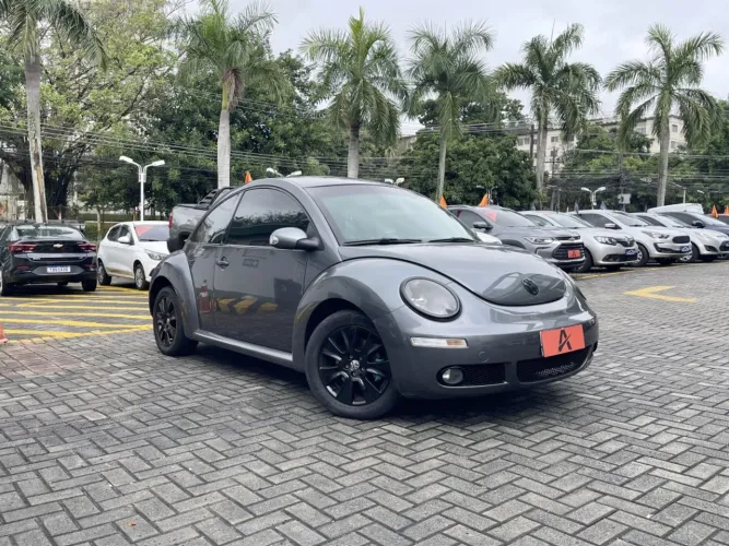Volkswagen New Beetle 2.0 MI Mec./aut. 2010