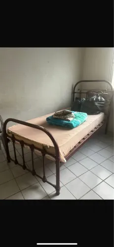 Estrutura de metal Cama Solteiro com tarisca