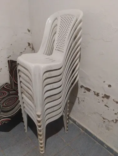 Vendo 10 cadeiras de plástico 250,00