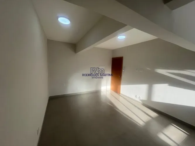 ALUGUEL STUDIO COM ÁREA PRIVATIVA NO CARLOS PRATES